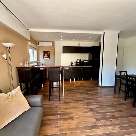 Daniels House * 戛纳